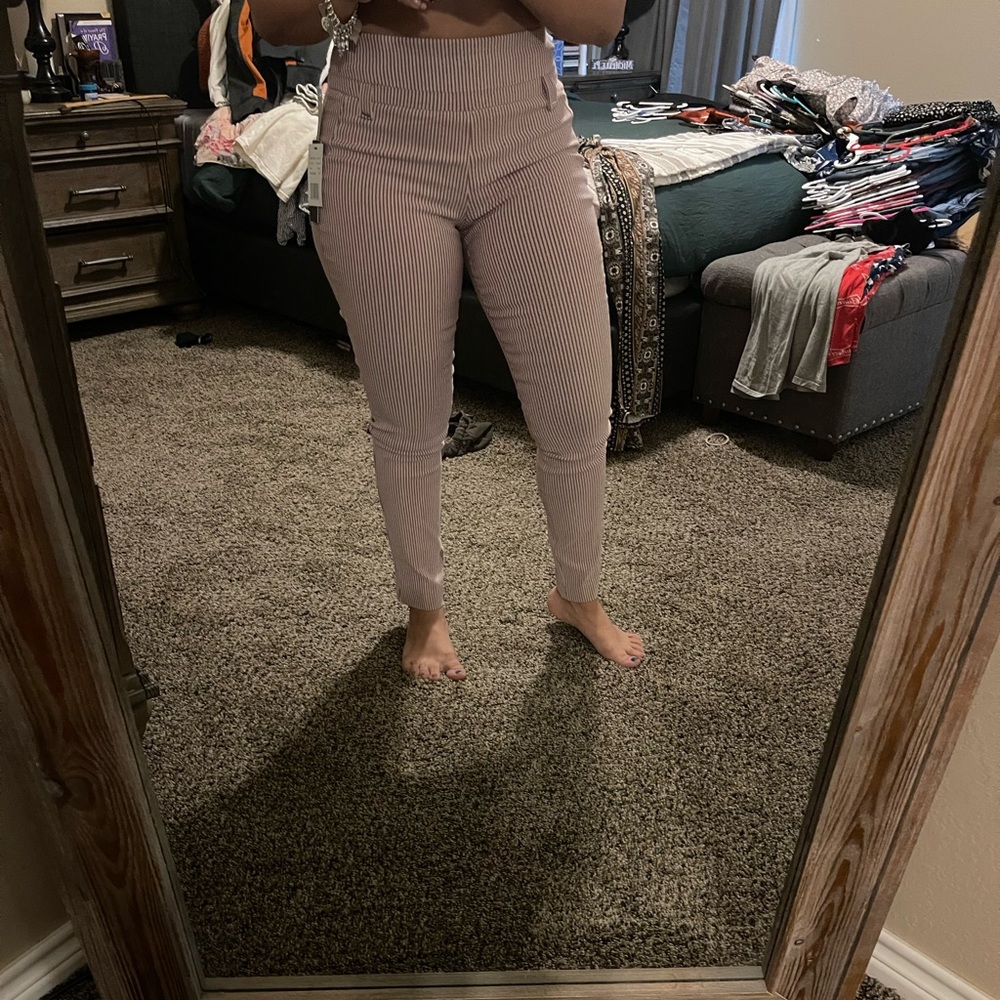 Office Attire - Picture 4 of 4